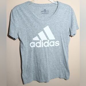 Women's Adidas T-shirt small‎ petite z2